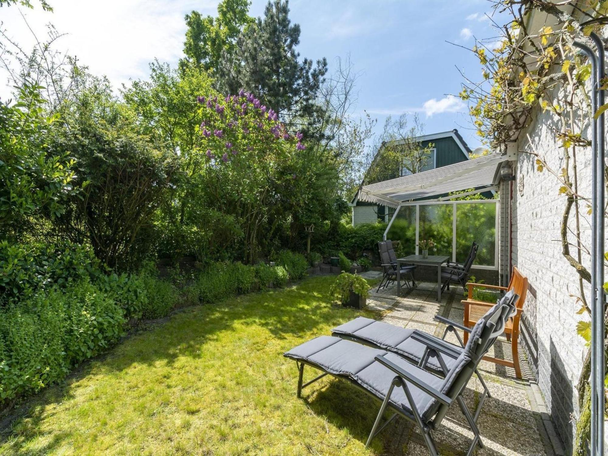 Cozy Holiday Home With Pool Sint Maartensvlotbrug Exteriör bild