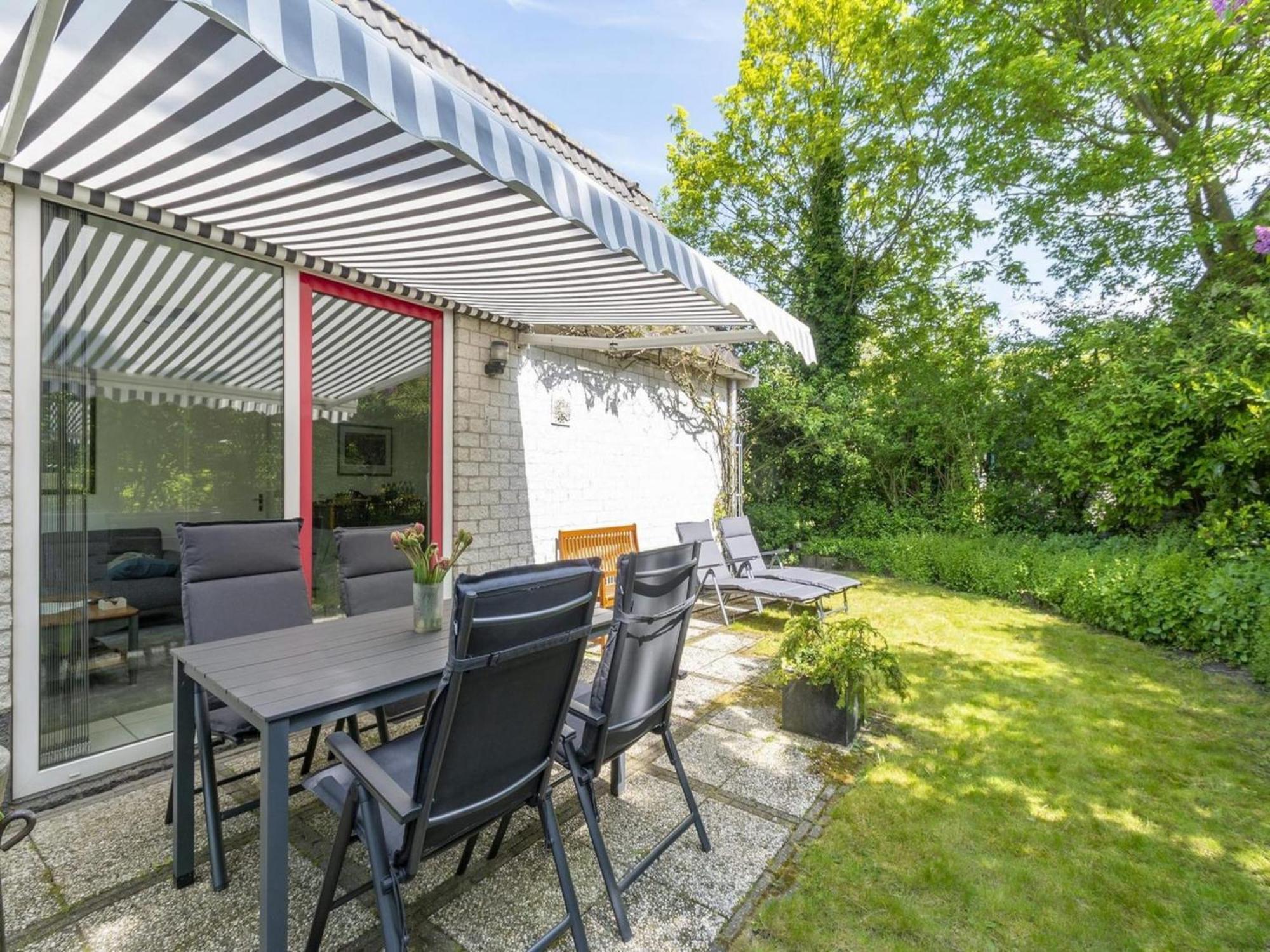 Cozy Holiday Home With Pool Sint Maartensvlotbrug Exteriör bild