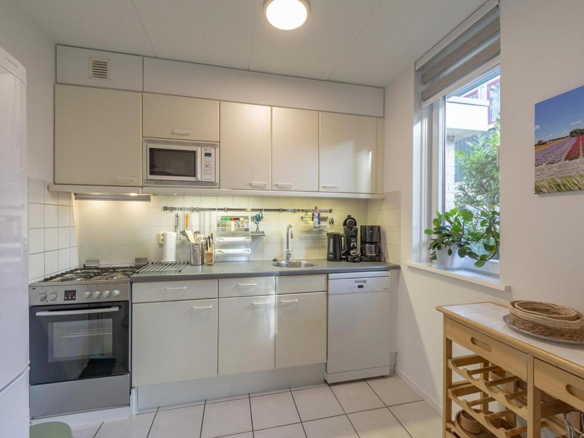 Cozy Holiday Home With Pool Sint Maartensvlotbrug Exteriör bild